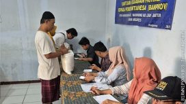 Pemerintah memulai penyaluran bantuan pangan beras kepada penerima manfaat.