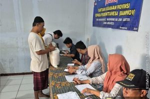 Pemerintah memulai penyaluran bantuan pangan beras kepada penerima manfaat.