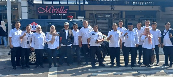 
					Kuatkan Rasa Nasionalisme, Dispora Kota Tangerang Bagikan Bendera Merah Putih kepada Masyarakat