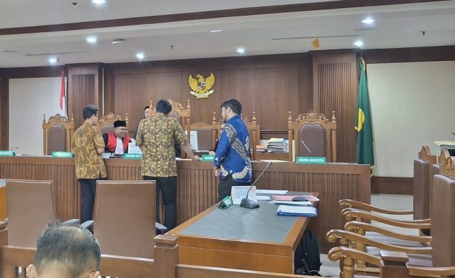 
					Hakim PN Jakarta Pusat Diminta Miskinkan Direktur PT Thipone Mobile Indonesia Hengky Setiawan