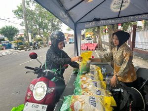 Keterangan foto : SPHP terus dlakukan oleh Bulog Lebak dan Pandeglang, Sabtu (23/8/2025)