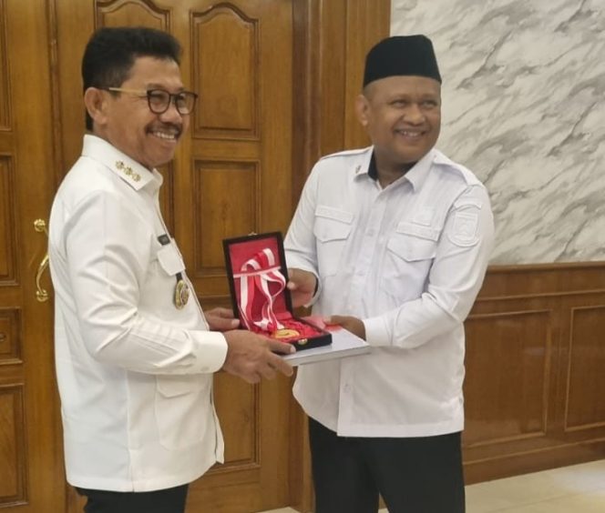 
					Senam Anak Indonesia Hebat Kota Tangerang Dicatat dalam Rekor MURI