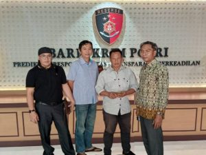 Penyidik Polda Jawa Tengah diminta segera memeriksa anggota DPR RI berinisial AA atas dugaan penyekapan dan penganiayaan serta penyebaran berita bohong terhadap seorang pedagang martabak di Pekalongan bernama Purwanto alias Gacon.