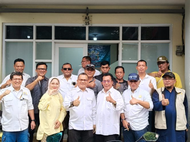 
					Dengan modal pengalaman lintas organisasi, Marhadi siap bawa Kadin Tangsel yang inklusif dan berdaya saing
