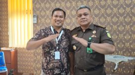 Keterangan foto : Koodinator pada Kejaksaan Tinggi (Kejati) Banten Aditya Rakatama mendapat promosi menjadi Kepala Kejaksaan Negeri Hulu Sungai Tengah (Kajari HST) menggantikan Dr. Yusup Darmaputra, Senin (14/10/2025)