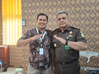 Keterangan foto : Koodinator pada Kejaksaan Tinggi (Kejati) Banten Aditya Rakatama mendapat promosi menjadi Kepala Kejaksaan Negeri Hulu Sungai Tengah (Kajari HST) menggantikan Dr. Yusup Darmaputra, Senin (14/10/2025)