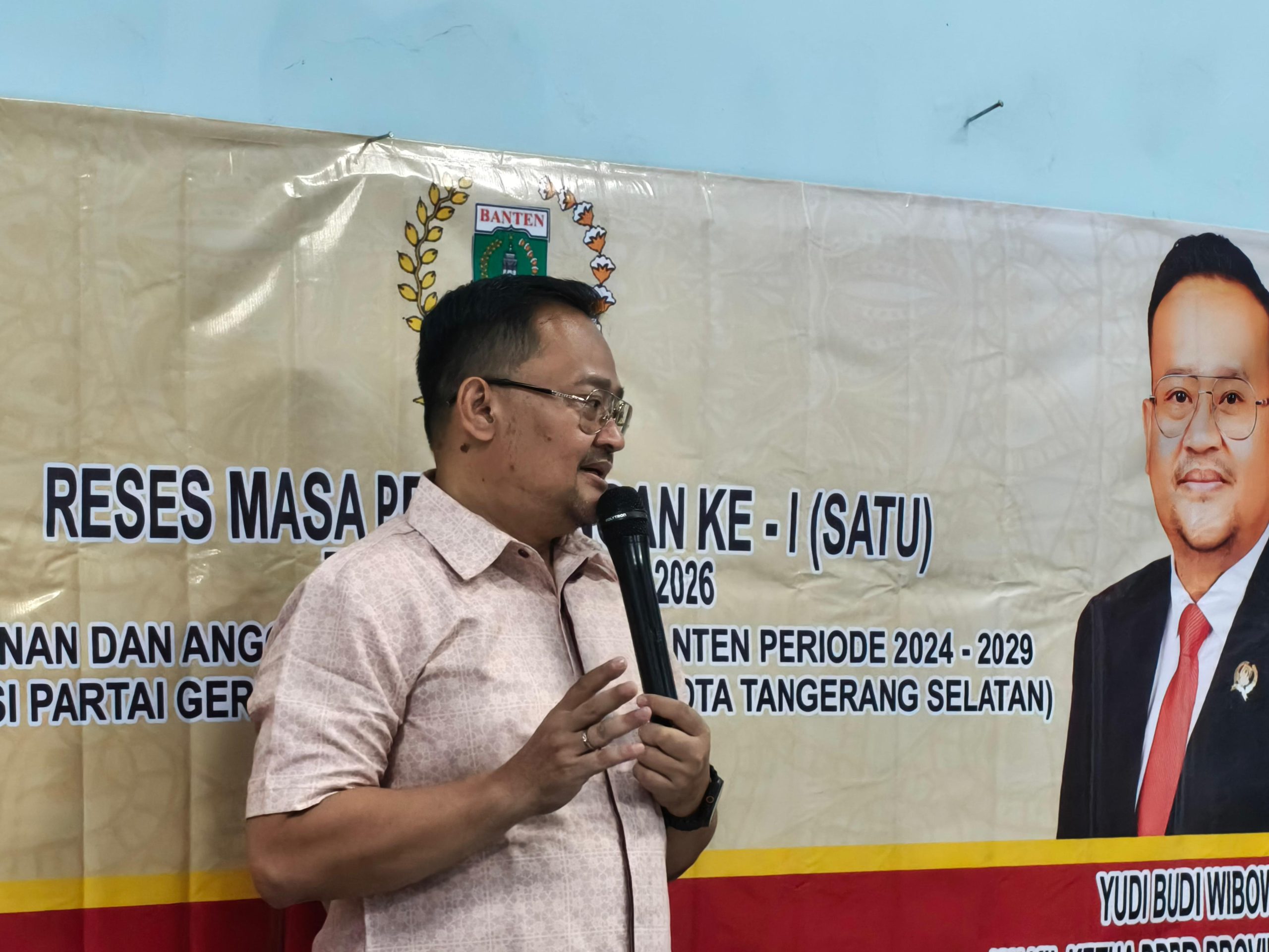 Keterangan foto : Wakil Ketua DPRD Banten Yudi Budi Wibowo melaksanakan reses di Kelurahan Serpong, Kecamatan Serpong, Jumat, 24 Oktober 2025.