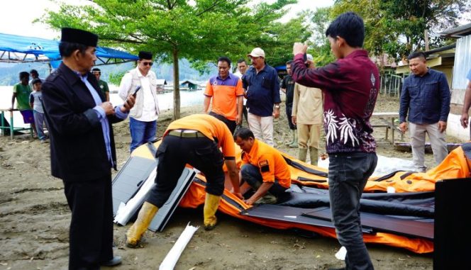 
					BNPB Serahkan Dua Unit Perahu Karet di Teluk Mendale, Bupati Aceh Tengah Ucapkan Terimakasih kepada Pemerintah Pusat