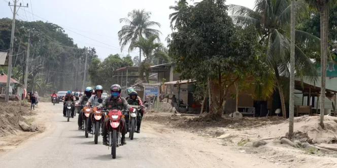 
					Kepala BNPB Naik Motor Trail Tembus Jalan Rusak Pasca Banjir Aceh Utara