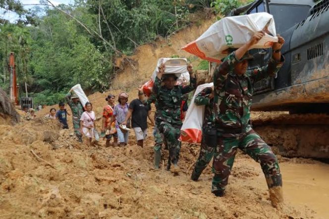 
					BNPB: Personel TNI Tangani Bencana Alam Sunatra-Aceh Dapat Uang Makan-Lelah Rp 165 Ribu