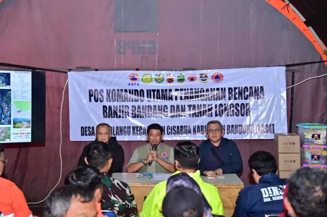 
					74 Kantong Jenazah Berhasil Dievakuasi Longsor Cisarua, Kepala BNPB Apresiasi Kinerja Tim SAR Gabungan