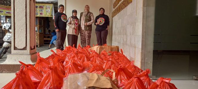 
					Kwarda Banten Serahkan Bantuan kepada Kwarcab Kota Tangerang untuk Warga Terdampak Banjir
