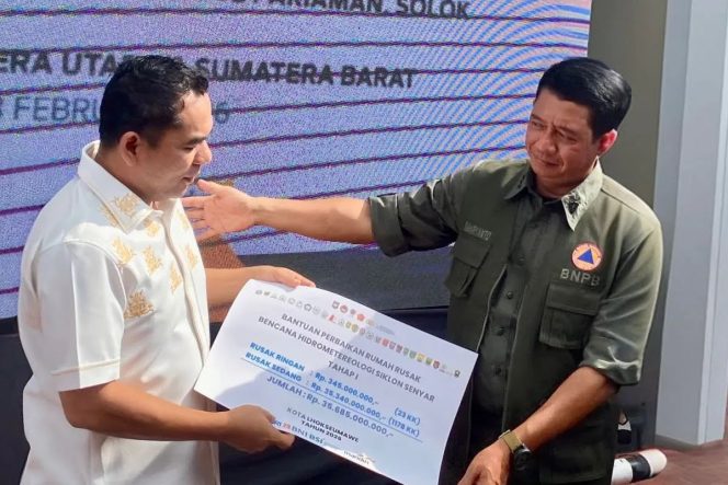 
					Kepala BNPB Salurkan Dana Stimulan Rumah Rusak Sedang sebesar Rp. 30 Juta di Lhokseumawe 