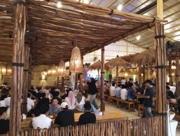 Pengurus Dewan Pimpinan Cabang (DPC) Partai Demokrat Kabupaten Tangerang menggelar buka bersama di Aloah, Kecamatan Pasar Kemis, Kabupaten Tangerang, 25 Februari 2026.