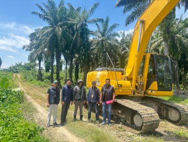 tim Subdit I Ditreskrimum Polda Sulbar yang dipimpin Iptu Hasrum menyita satu unit excavator Komatsu PC 210 warna kuning di Afd Fanta, Dusun Marisa, Desa Lariang, Kecamatan Tikke Raya.