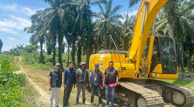 tim Subdit I Ditreskrimum Polda Sulbar yang dipimpin Iptu Hasrum menyita satu unit excavator Komatsu PC 210 warna kuning di Afd Fanta, Dusun Marisa, Desa Lariang, Kecamatan Tikke Raya.