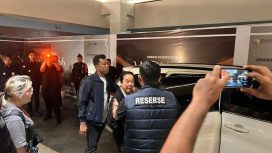 Satreskrim Polres Metro Tangerang Kota menjemput seorang daftar pencarian orang atau buronan Red Notice Interpol bernama Jimmy Lie di Bandara Internasional Kualanamu, Medan Sumatera Utara pada Minggu 8 Maret 2026.