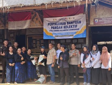 Senyum bahagia dan rasa syukur terpancar jelas dari wajah para sesepuh dan warga adat Kanekes, Desa Cibeo, Kecamatan Leuwidamar.