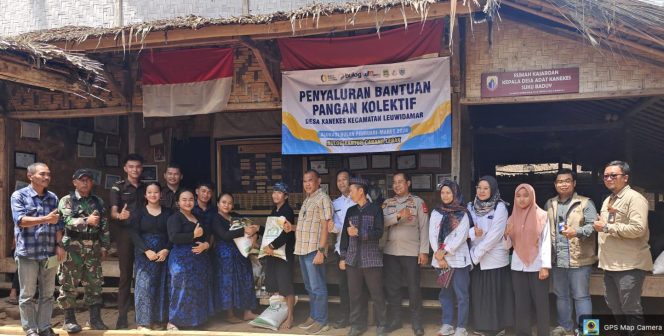 
					Senyum bahagia dan rasa syukur terpancar jelas dari wajah para sesepuh dan warga adat Kanekes, Desa Cibeo, Kecamatan Leuwidamar.