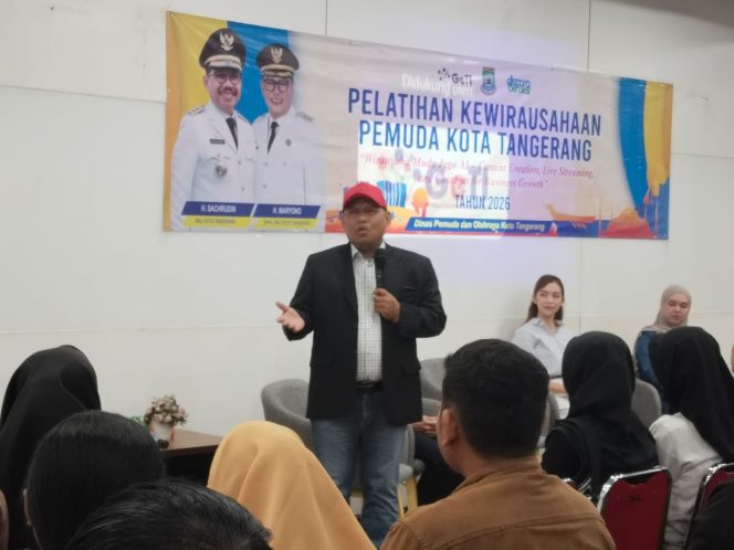 
					Dispora Kota Tangerang Adakan Pelatihan Wirausaha Muda Jago AI