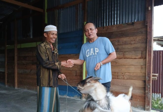 
					Idul Adha 2026: PT Kristalin Ekalestari Sebar Daging Kurban Sampai ke Ternate dan Papua
