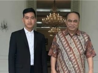 Wakil Presiden Gibran Rakabuming Raka menggelar pertemuan tertutup bersama Ketua Umum Relawan Jokowi (PROJO), Budi Arie Setiadi, di Kantor Istana Wakil Presiden, Jakarta, Kamis (7/5/2026).