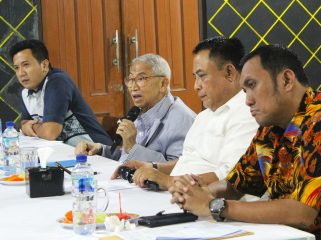 Desakan agar Komisi Pemberantasan Korupsi (KPK) mengusut tuntas dugaan keterlibatan mantan pejabat Kementerian Pendidikan, Kebudayaan, Riset, dan Teknologi (Kemendikbudristek), Ainun Naim, kembali menguat.