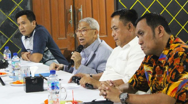 Desakan agar Komisi Pemberantasan Korupsi (KPK) mengusut tuntas dugaan keterlibatan mantan pejabat Kementerian Pendidikan, Kebudayaan, Riset, dan Teknologi (Kemendikbudristek), Ainun Naim, kembali menguat.