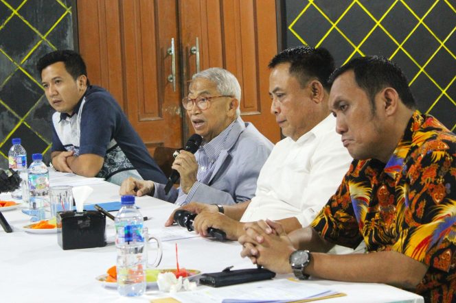 
					Desakan agar Komisi Pemberantasan Korupsi (KPK) mengusut tuntas dugaan keterlibatan mantan pejabat Kementerian Pendidikan, Kebudayaan, Riset, dan Teknologi (Kemendikbudristek), Ainun Naim, kembali menguat.