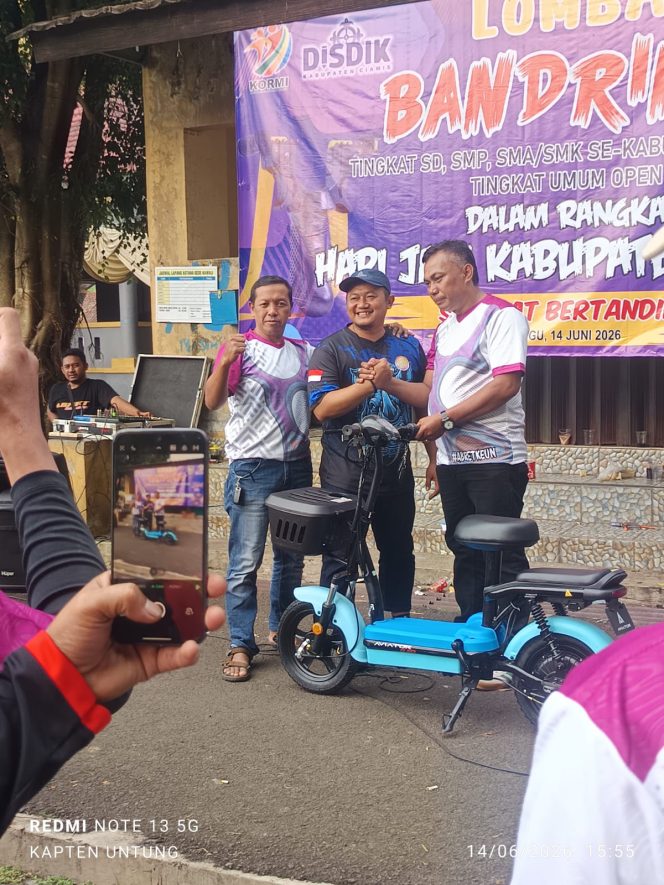 
					Lomba Bandring Hari Jadi Kabupaten Ciamis, Klub Kapten Dapat Hadiah Sepeda Listrik