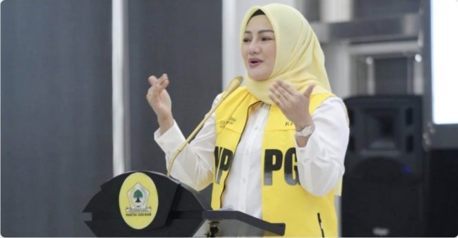 
					Anggota DPR RI dari Fraksi Partai Golkar, Adde Rosi Khoerunnisa,