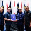 Dewan Pimpinan Pusat (DPP) Partai NasDem secara resmi menyerahkan Surat Keputusan Nomor 262-Kpts/DPP-NasDem/VIII/2026 tentang Pengesahan Susunan Pengurus DPP Petani NasDem Periode 2026–2029.