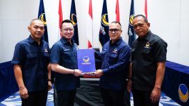 Dewan Pimpinan Pusat (DPP) Partai NasDem secara resmi menyerahkan Surat Keputusan Nomor 262-Kpts/DPP-NasDem/VIII/2026 tentang Pengesahan Susunan Pengurus DPP Petani NasDem Periode 2026–2029.