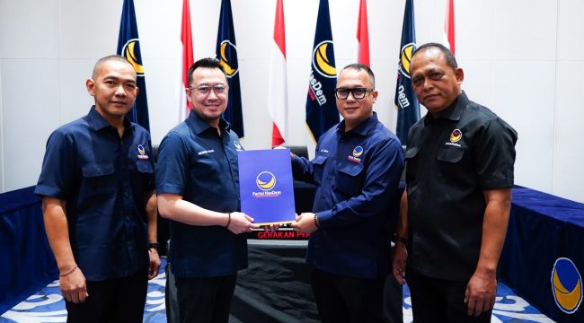 Dewan Pimpinan Pusat (DPP) Partai NasDem secara resmi menyerahkan Surat Keputusan Nomor 262-Kpts/DPP-NasDem/VIII/2026 tentang Pengesahan Susunan Pengurus DPP Petani NasDem Periode 2026–2029.
