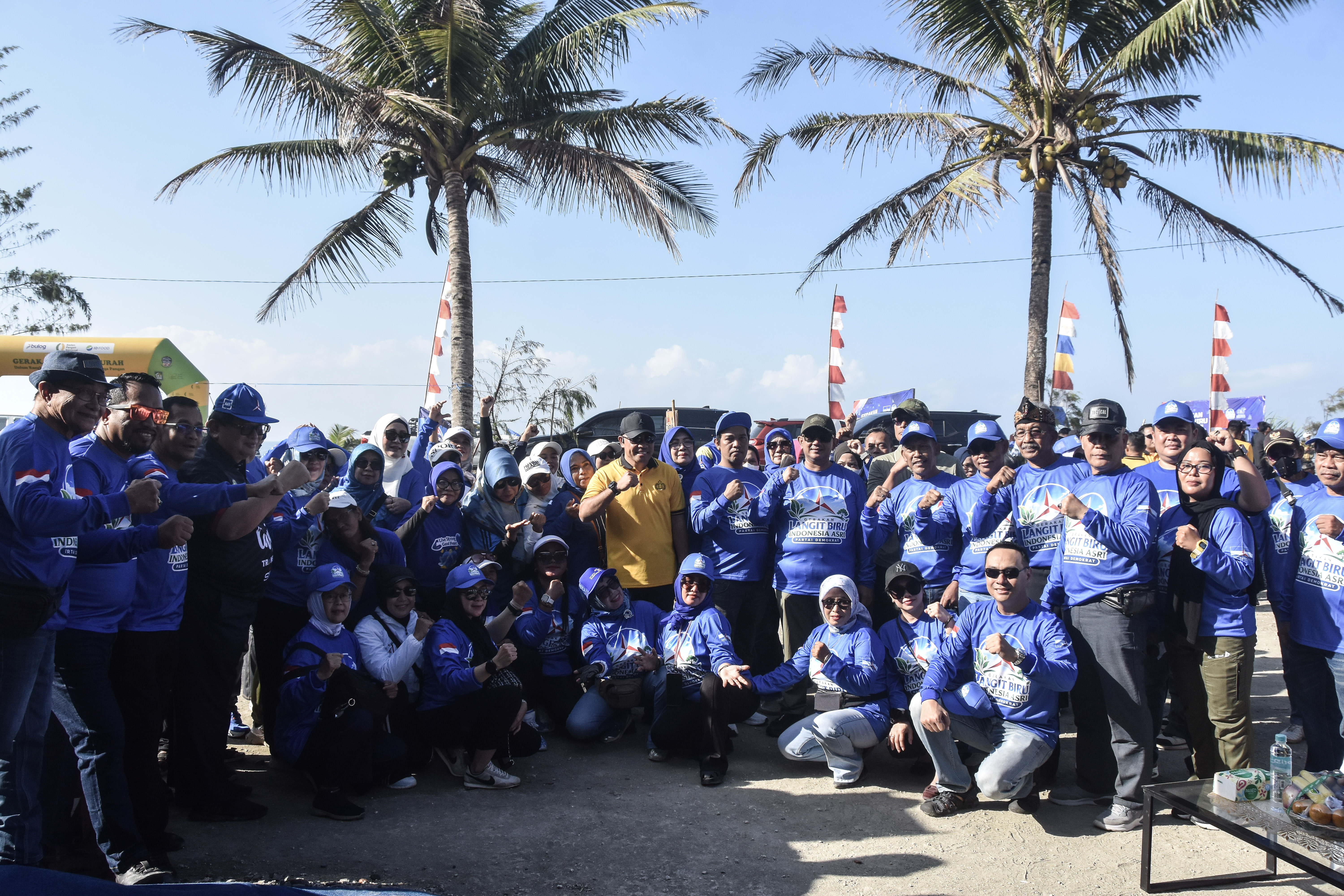 Ketua DPD Partai Demokrat Jawa Barat, Anton Sukartono Suratto, memilih cara yang berbeda dan penuh kehangatan dalam melakukan kunjungan kerjanya touring menggunakan sepeda motor, menyusuri Kabupaten Ciamis hingga Pangandaran pada Kamis hingga Jumat (27–28/8/2026).